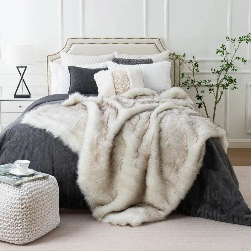 Plaid en Fausse Fourrure Chic | Chaleur et Raffinement pour Maison