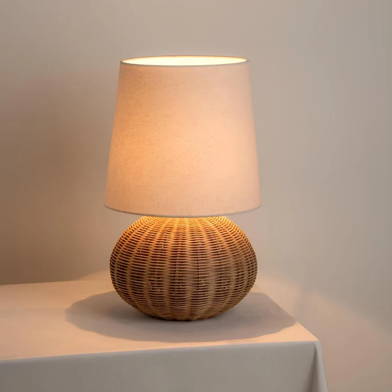 Lampe Tissée en Rotin Chic pour Décor Intérieur