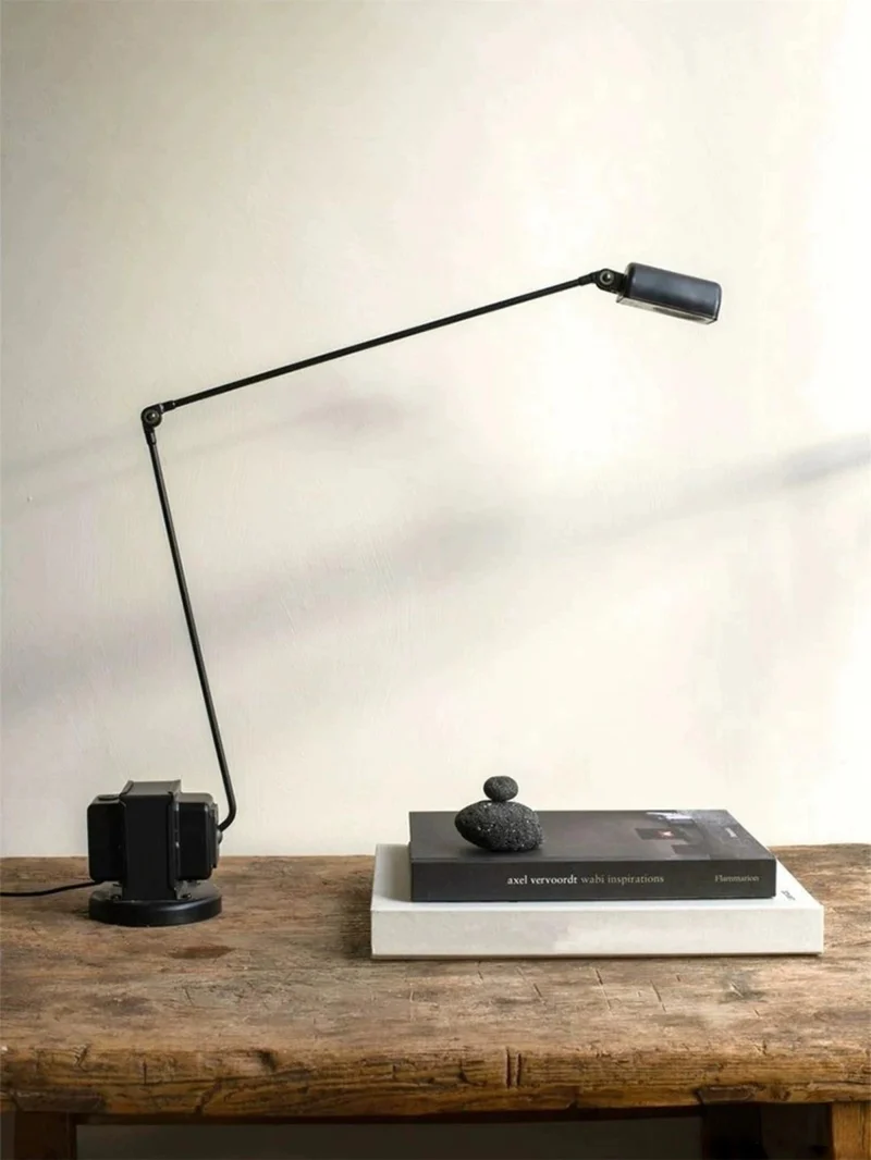 Lampe de Table Design et Fonctionnelle