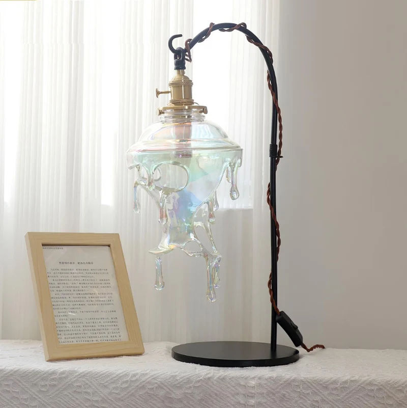 Lampe de Table en Résine Élégante et Naturelle