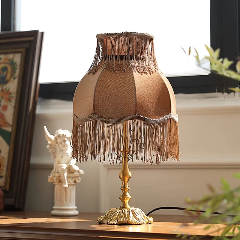 Lampe Laiton Chic à Franges | Éclairage Doux et Raffiné