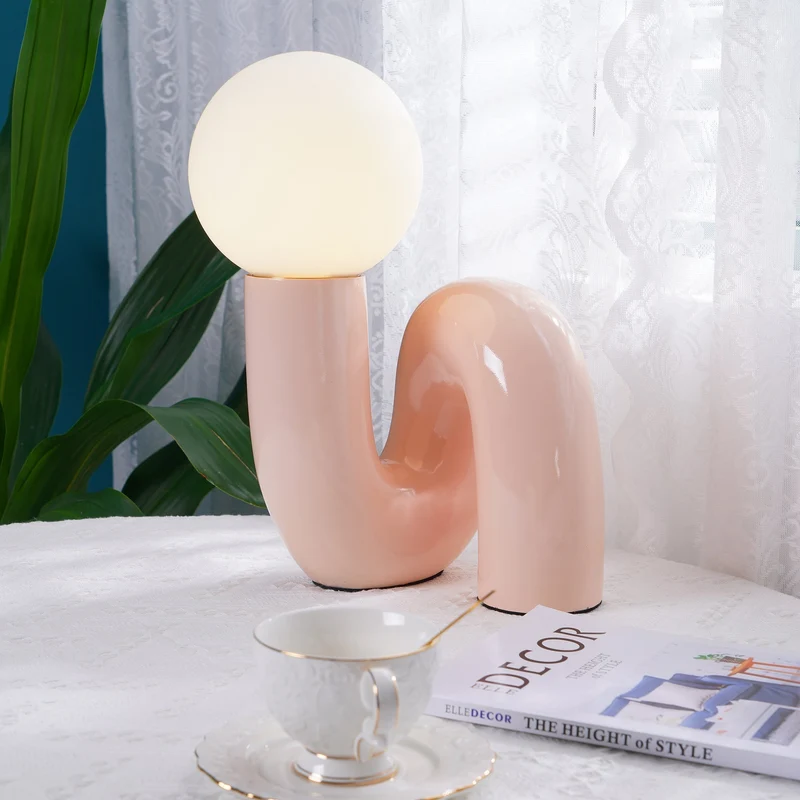 Lampe de Table Design Élégant en Verre et Métal