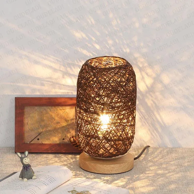 Lampe de Table Tressée en Rotin Naturel