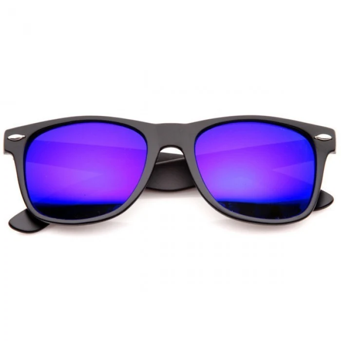 Lunettes de soleil avec le modèle unisexe lentilles en différentes couleurs